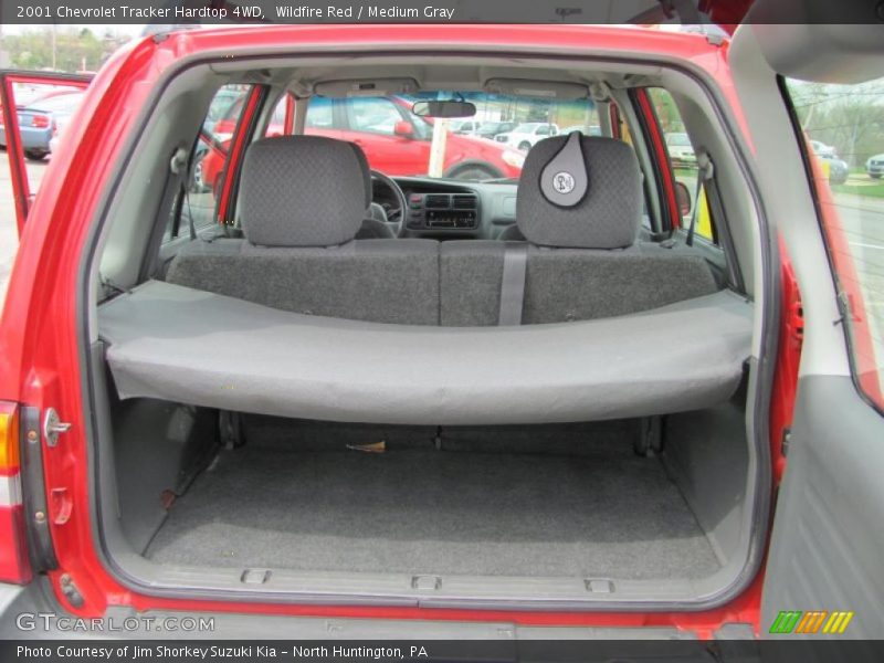 Wildfire Red / Medium Gray 2001 Chevrolet Tracker Hardtop 4WD