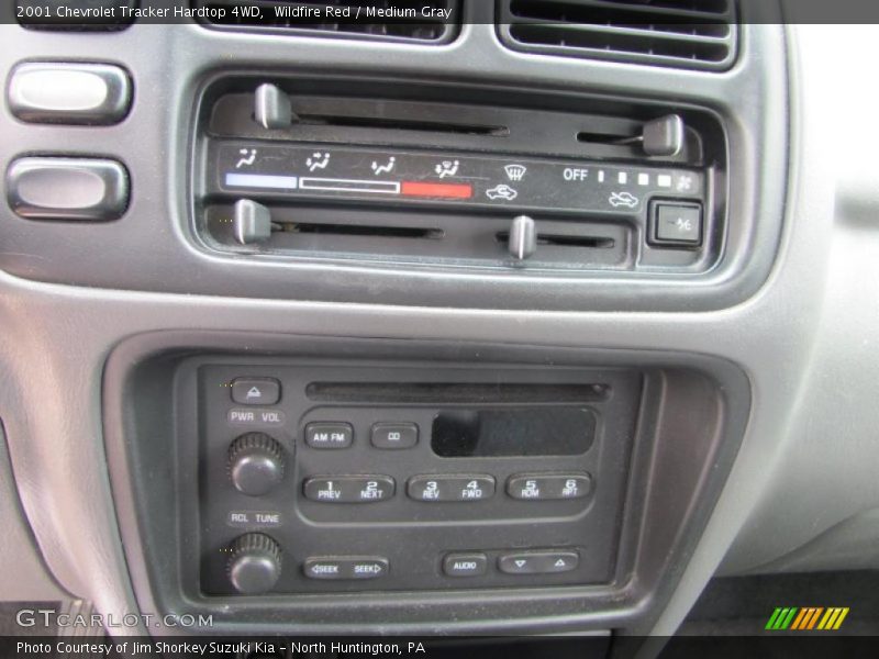Wildfire Red / Medium Gray 2001 Chevrolet Tracker Hardtop 4WD