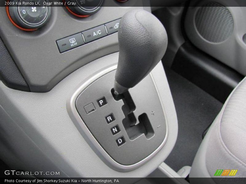 Clear White / Gray 2009 Kia Rondo LX