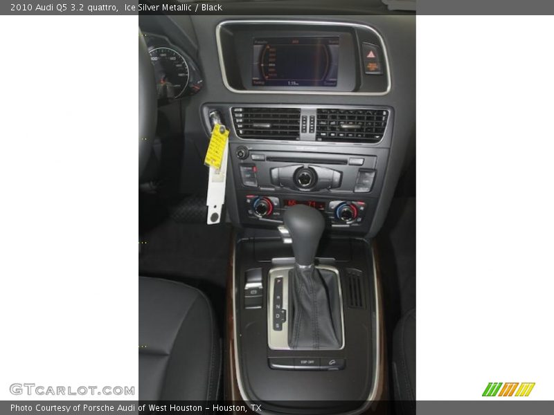 Ice Silver Metallic / Black 2010 Audi Q5 3.2 quattro