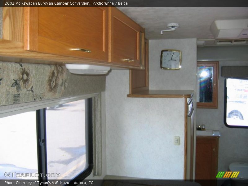 Arctic White / Beige 2002 Volkswagen EuroVan Camper Conversion