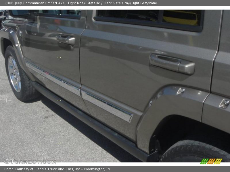 Light Khaki Metallic / Dark Slate Gray/Light Graystone 2006 Jeep Commander Limited 4x4