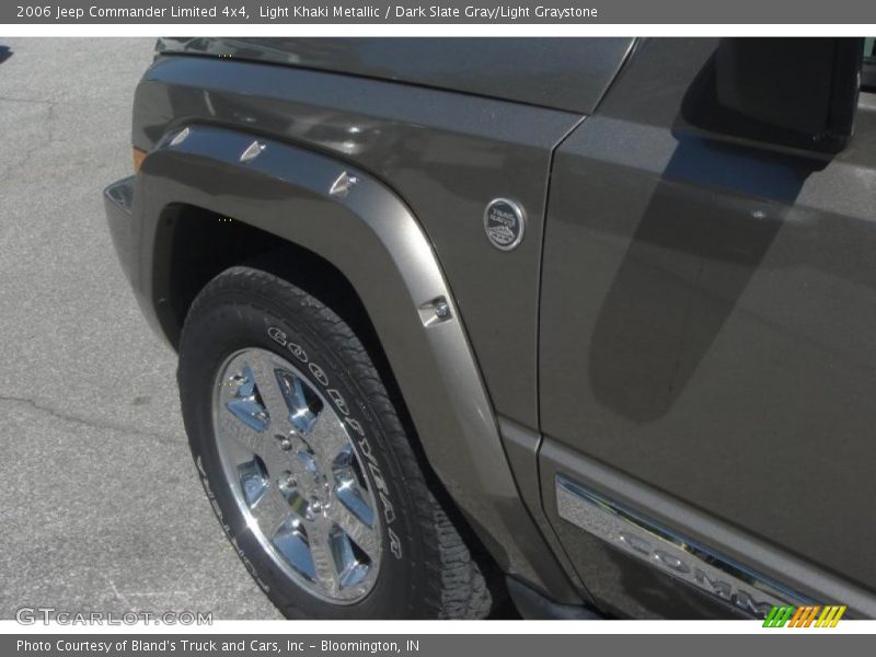 Light Khaki Metallic / Dark Slate Gray/Light Graystone 2006 Jeep Commander Limited 4x4