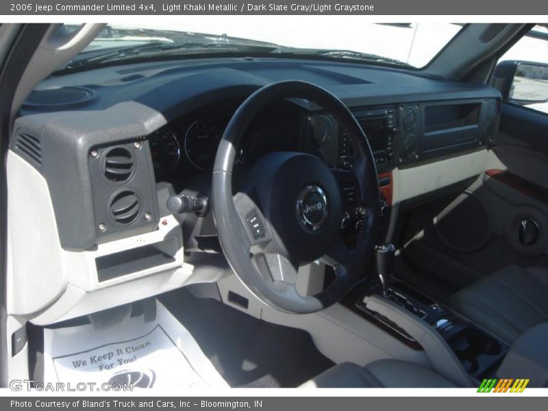 Light Khaki Metallic / Dark Slate Gray/Light Graystone 2006 Jeep Commander Limited 4x4