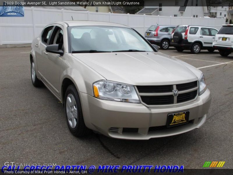 Light Sandstone Metallic / Dark Khaki/Light Graystone 2009 Dodge Avenger SE