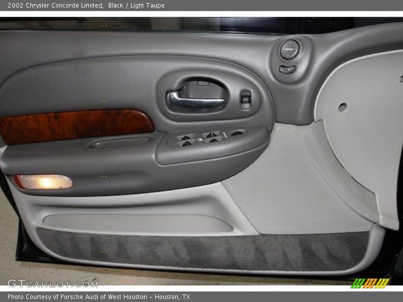 Black / Light Taupe 2002 Chrysler Concorde Limited