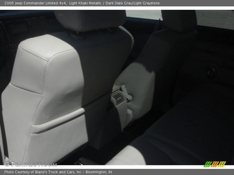Light Khaki Metallic / Dark Slate Gray/Light Graystone 2006 Jeep Commander Limited 4x4