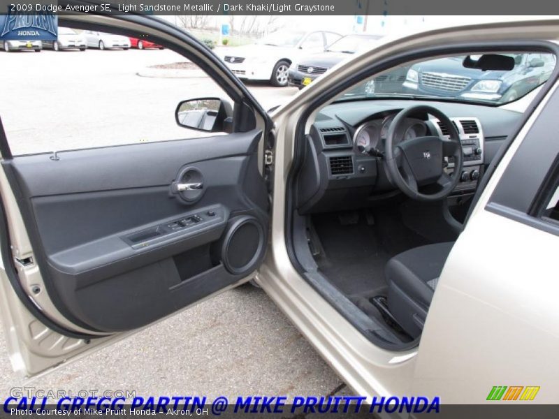 Light Sandstone Metallic / Dark Khaki/Light Graystone 2009 Dodge Avenger SE