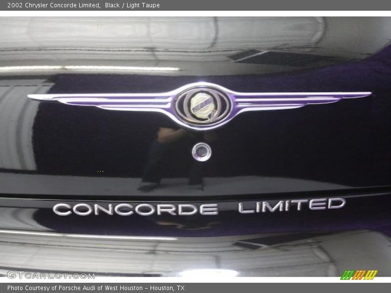 Black / Light Taupe 2002 Chrysler Concorde Limited