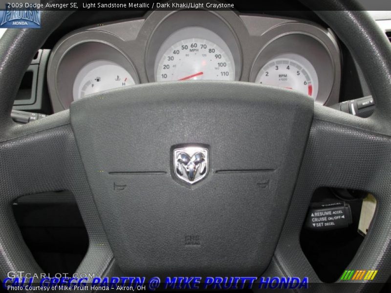 Light Sandstone Metallic / Dark Khaki/Light Graystone 2009 Dodge Avenger SE