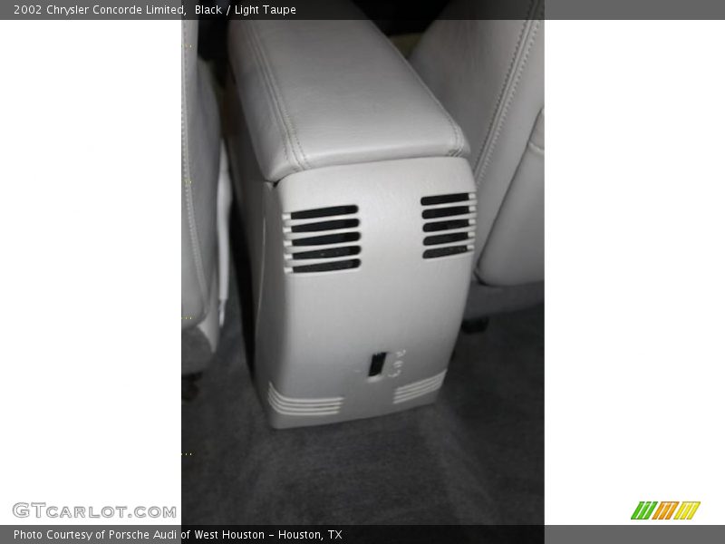Black / Light Taupe 2002 Chrysler Concorde Limited