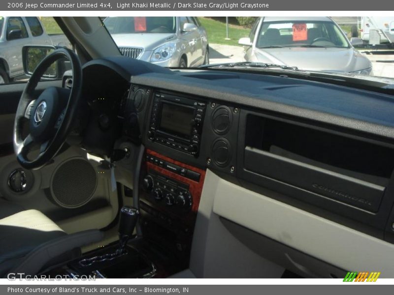Light Khaki Metallic / Dark Slate Gray/Light Graystone 2006 Jeep Commander Limited 4x4