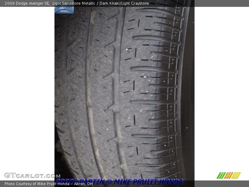 Light Sandstone Metallic / Dark Khaki/Light Graystone 2009 Dodge Avenger SE