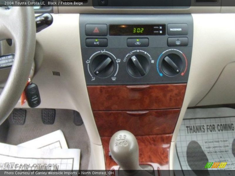Black / Pebble Beige 2004 Toyota Corolla LE
