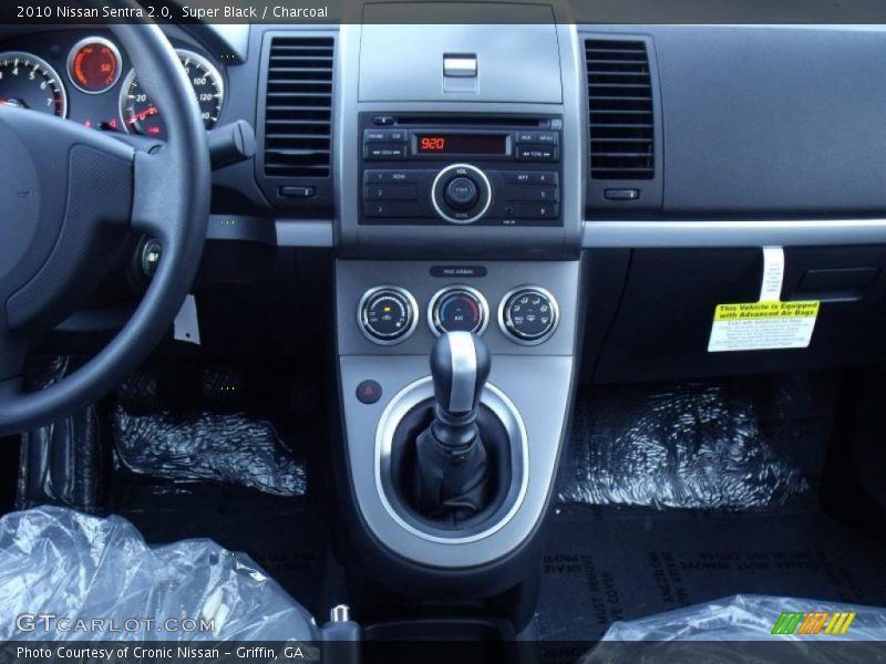 Super Black / Charcoal 2010 Nissan Sentra 2.0