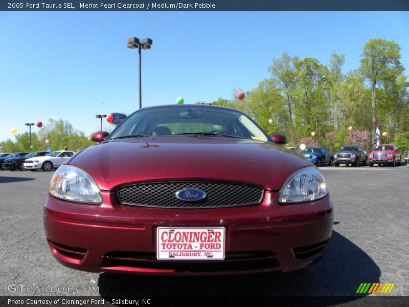 Merlot Pearl Clearcoat / Medium/Dark Pebble 2005 Ford Taurus SEL