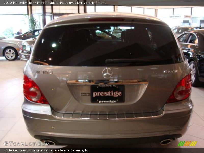 Paladium Silver Metallic / Black 2010 Mercedes-Benz R 350 4Matic