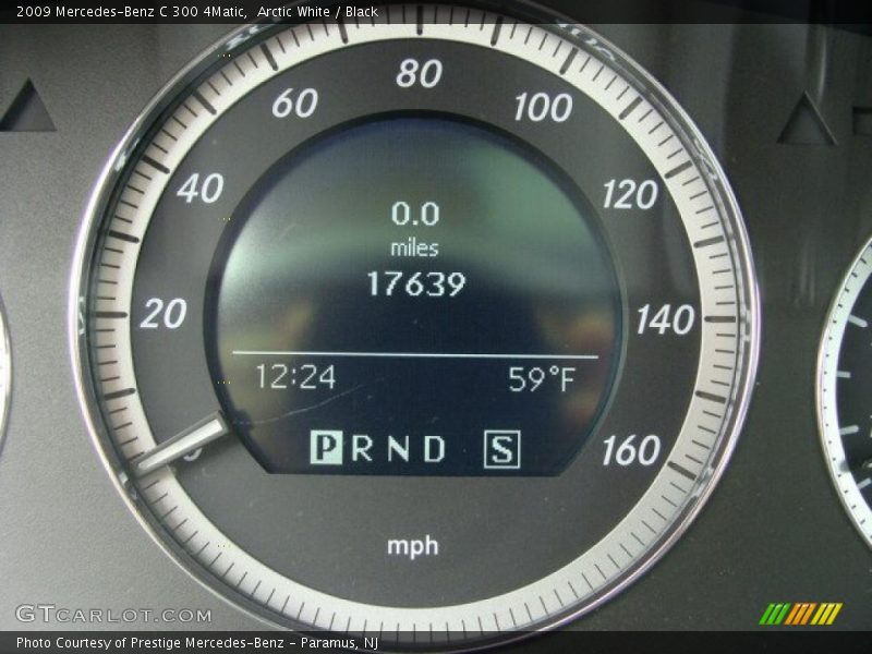 Arctic White / Black 2009 Mercedes-Benz C 300 4Matic