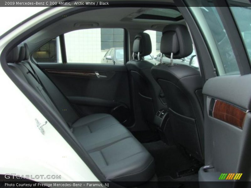 Arctic White / Black 2009 Mercedes-Benz C 300 4Matic
