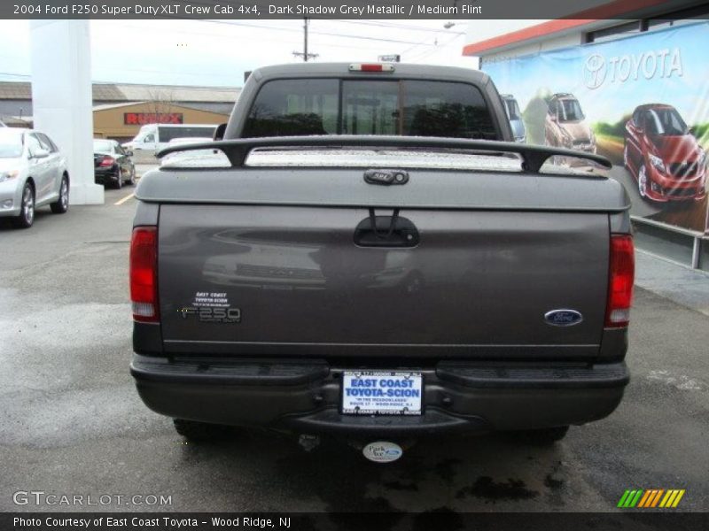 Dark Shadow Grey Metallic / Medium Flint 2004 Ford F250 Super Duty XLT Crew Cab 4x4
