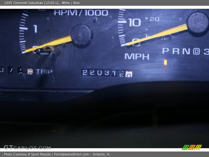 White / Blue 1995 Chevrolet Suburban C1500 LS