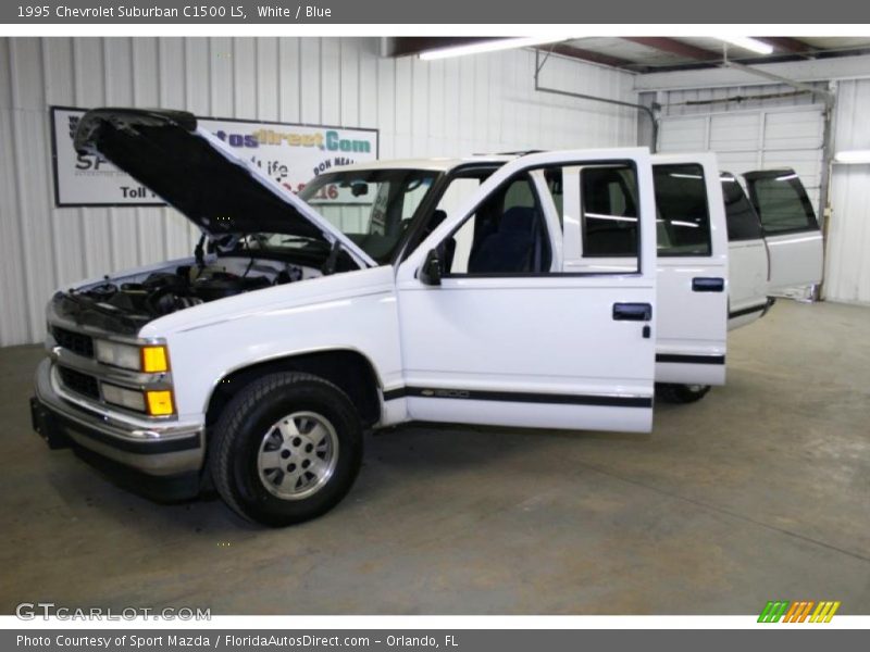 White / Blue 1995 Chevrolet Suburban C1500 LS