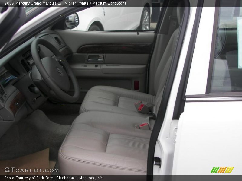 Vibrant White / Medium Light Stone 2009 Mercury Grand Marquis LS