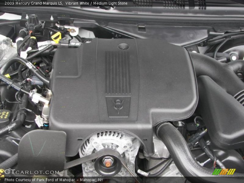 Vibrant White / Medium Light Stone 2009 Mercury Grand Marquis LS