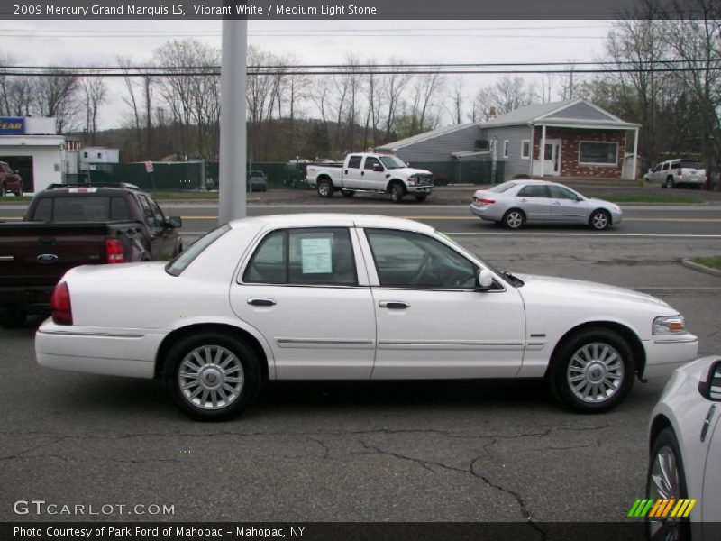 Vibrant White / Medium Light Stone 2009 Mercury Grand Marquis LS