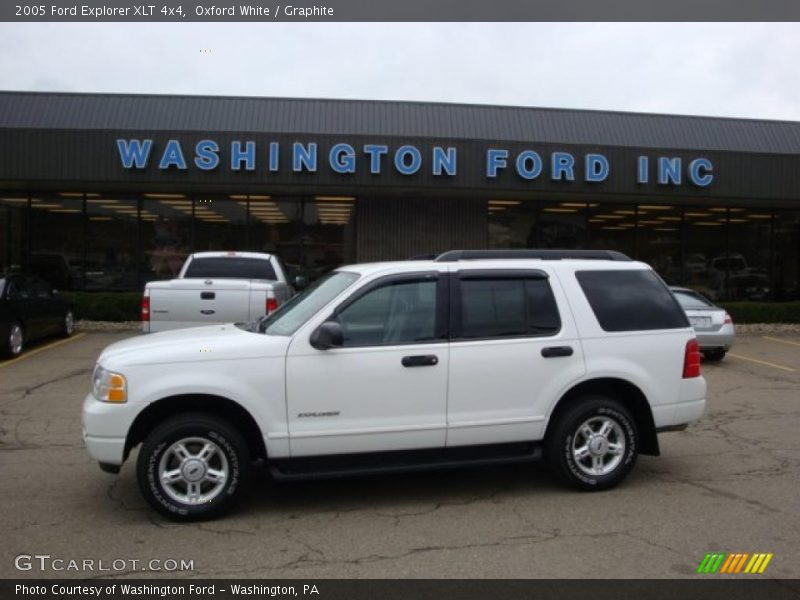 Oxford White / Graphite 2005 Ford Explorer XLT 4x4
