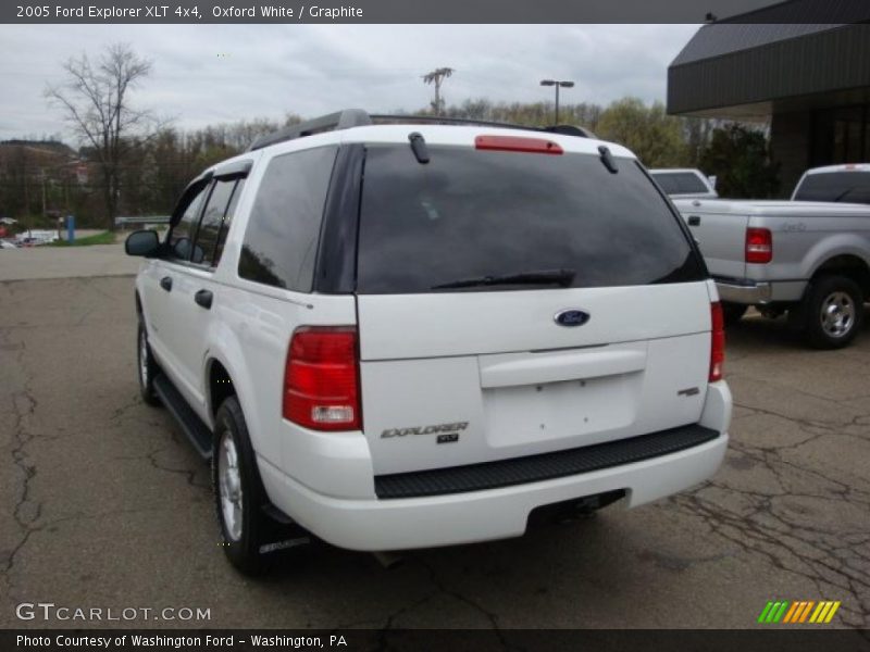 Oxford White / Graphite 2005 Ford Explorer XLT 4x4