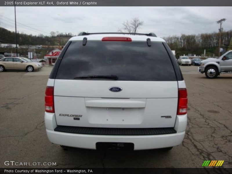 Oxford White / Graphite 2005 Ford Explorer XLT 4x4