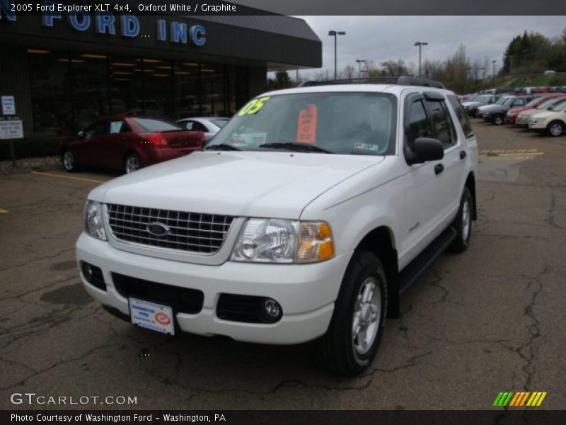 Oxford White / Graphite 2005 Ford Explorer XLT 4x4
