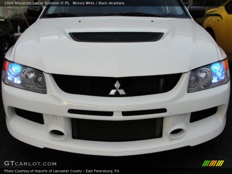 Wicked White / Black Alcantara 2006 Mitsubishi Lancer Evolution IX RS