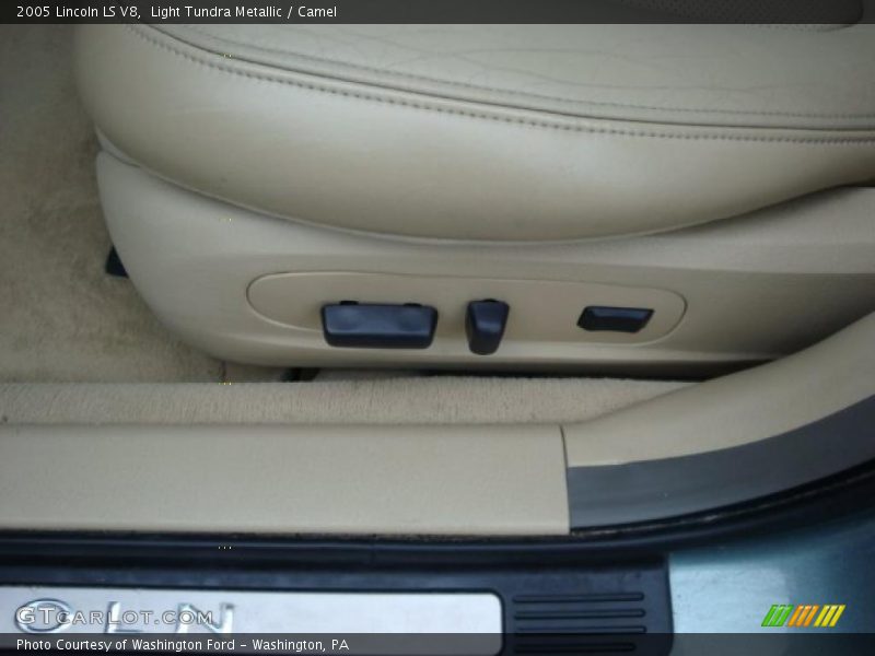 Light Tundra Metallic / Camel 2005 Lincoln LS V8