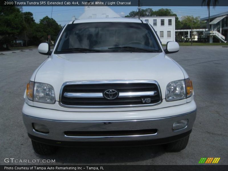 Natural White / Light Charcoal 2000 Toyota Tundra SR5 Extended Cab 4x4