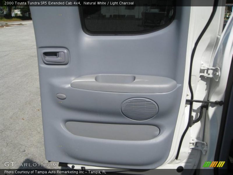 Natural White / Light Charcoal 2000 Toyota Tundra SR5 Extended Cab 4x4