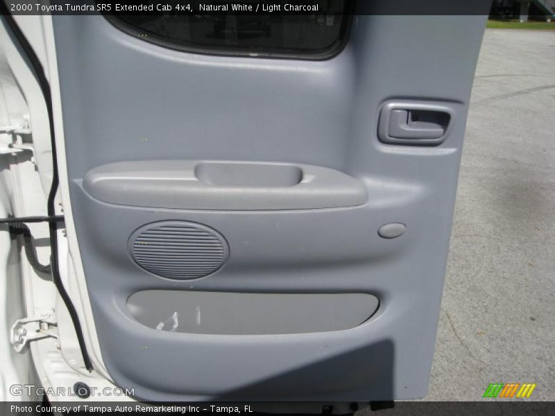 Natural White / Light Charcoal 2000 Toyota Tundra SR5 Extended Cab 4x4