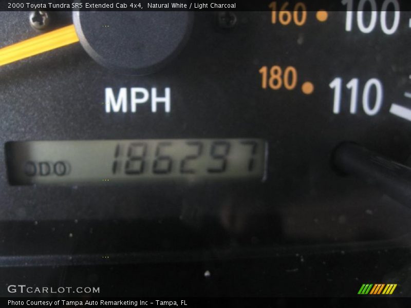 Natural White / Light Charcoal 2000 Toyota Tundra SR5 Extended Cab 4x4