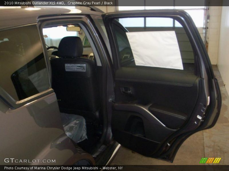 Graphite Gray Pearl / Black 2010 Mitsubishi Outlander XLS 4WD