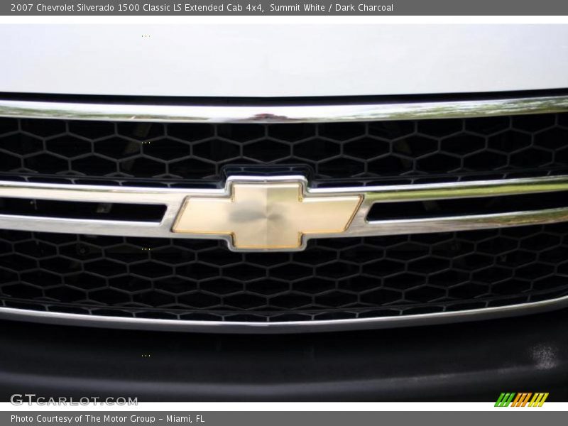 Summit White / Dark Charcoal 2007 Chevrolet Silverado 1500 Classic LS Extended Cab 4x4