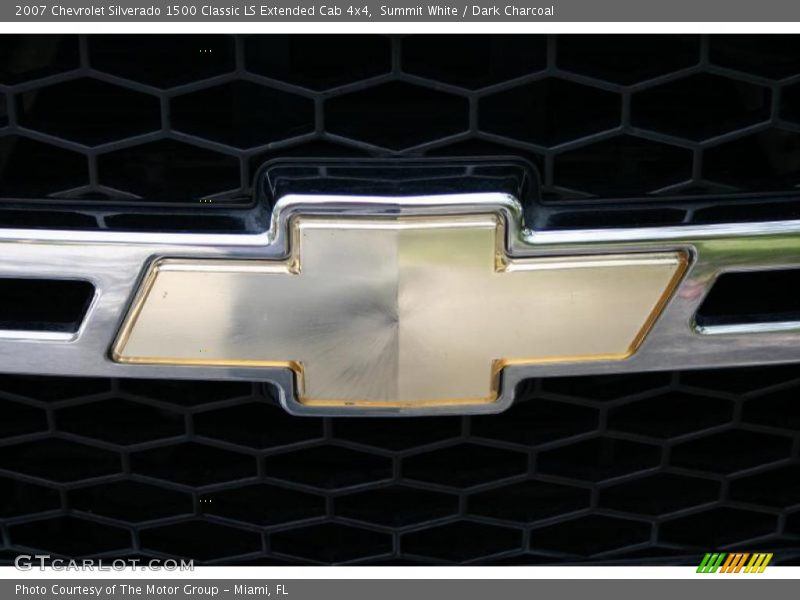 Summit White / Dark Charcoal 2007 Chevrolet Silverado 1500 Classic LS Extended Cab 4x4