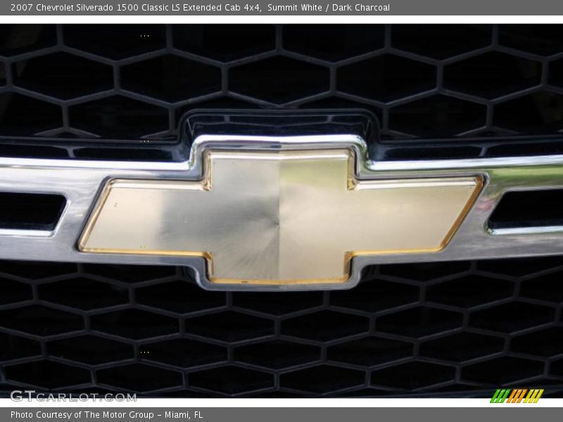 Summit White / Dark Charcoal 2007 Chevrolet Silverado 1500 Classic LS Extended Cab 4x4