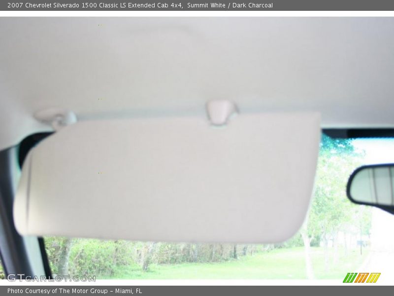 Summit White / Dark Charcoal 2007 Chevrolet Silverado 1500 Classic LS Extended Cab 4x4