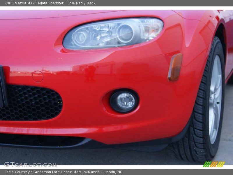 True Red / Black 2006 Mazda MX-5 Miata Roadster