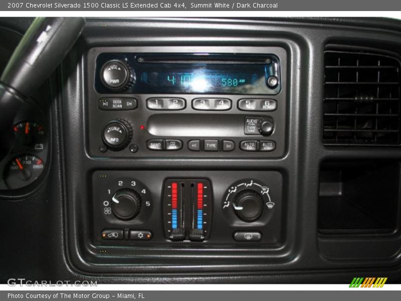 Summit White / Dark Charcoal 2007 Chevrolet Silverado 1500 Classic LS Extended Cab 4x4