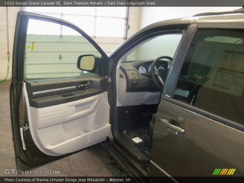 Dark Titanium Metallic / Dark Slate Gray/Light Shale 2010 Dodge Grand Caravan SE