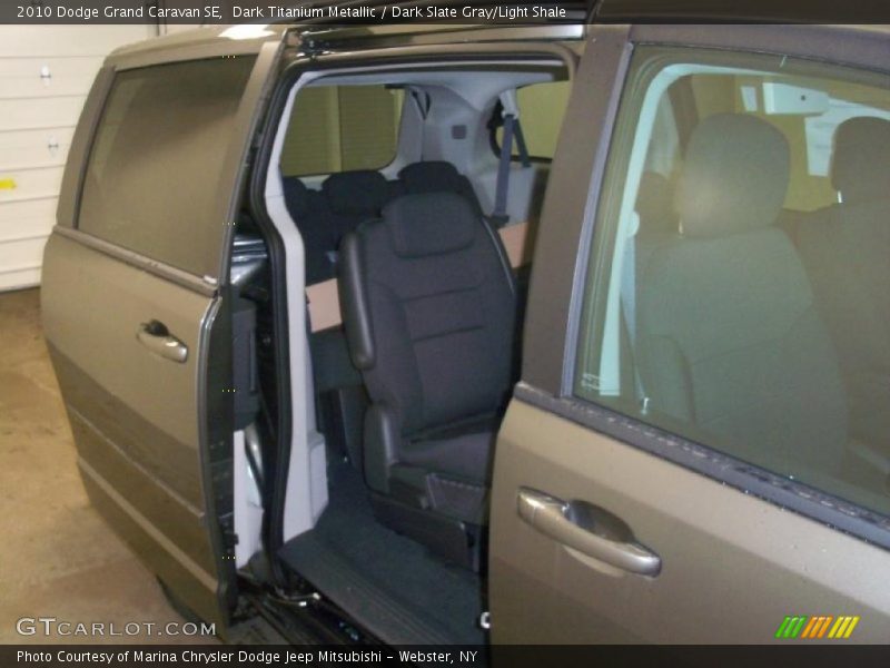 Dark Titanium Metallic / Dark Slate Gray/Light Shale 2010 Dodge Grand Caravan SE