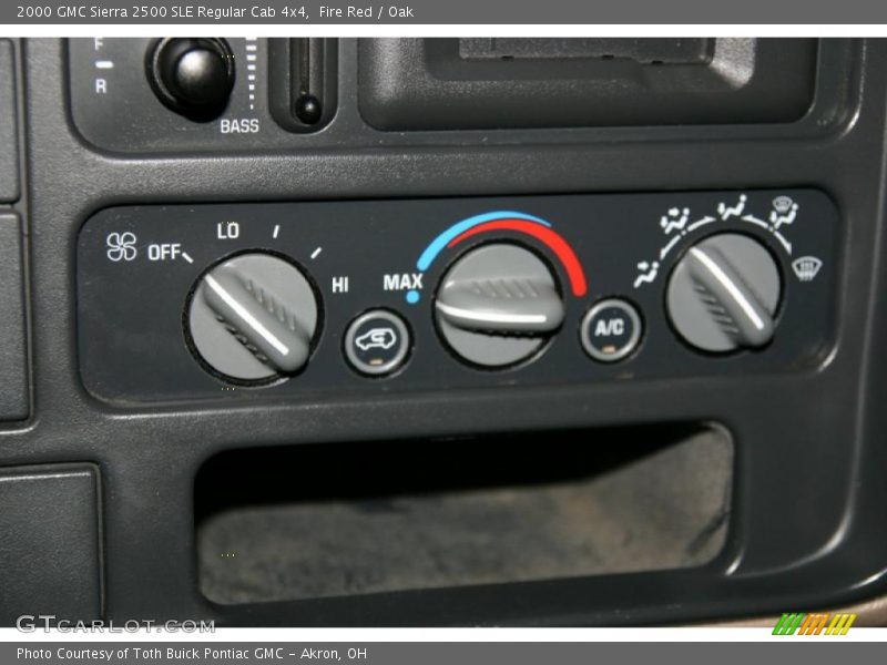 Fire Red / Oak 2000 GMC Sierra 2500 SLE Regular Cab 4x4
