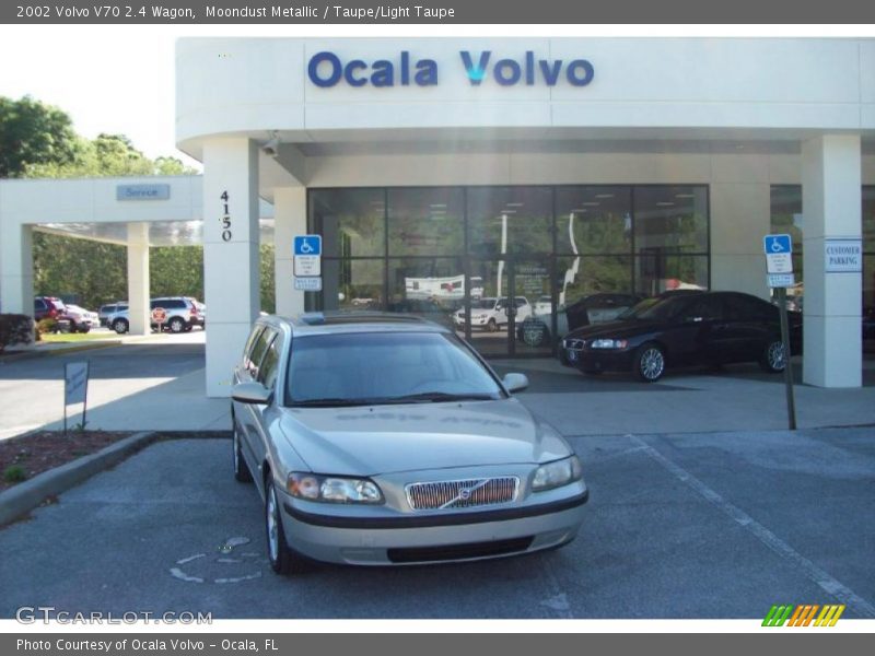 Moondust Metallic / Taupe/Light Taupe 2002 Volvo V70 2.4 Wagon
